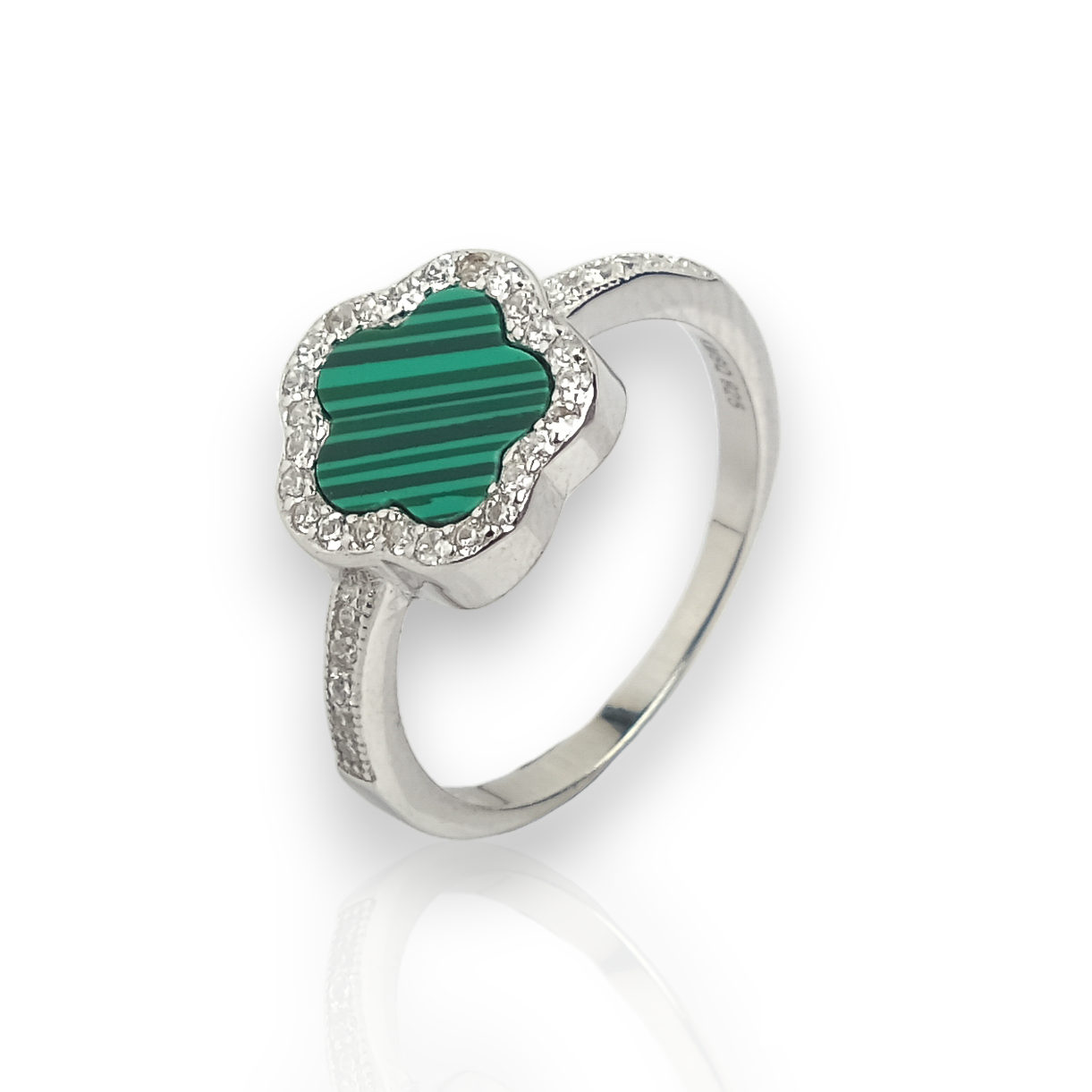 Royal Star Shape Green Stone Ring