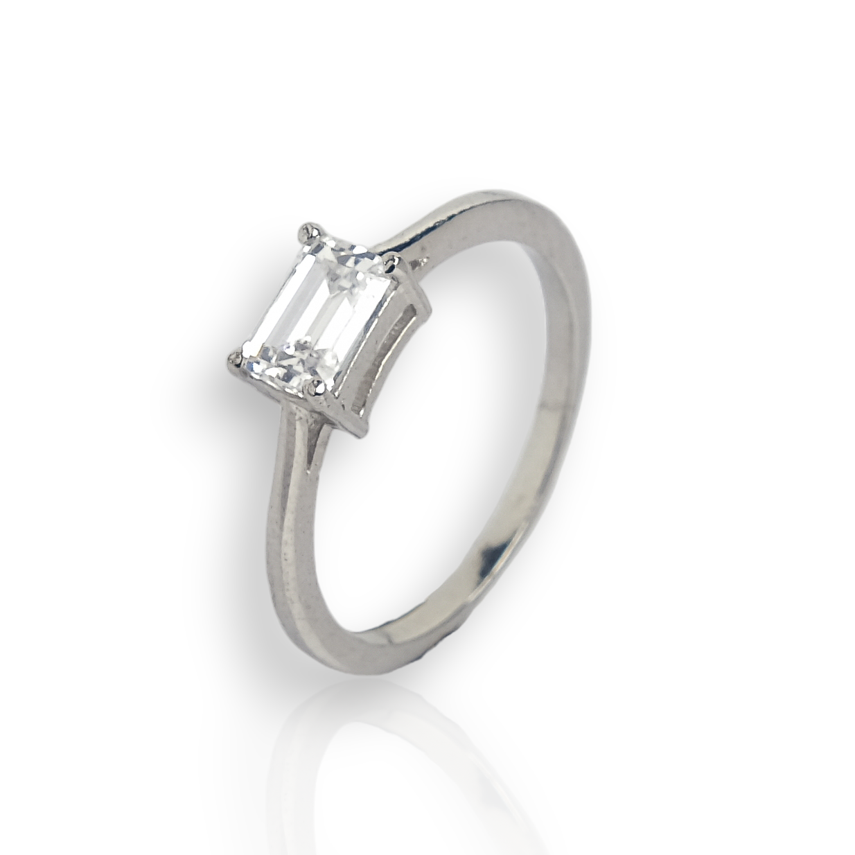 Simple Diamond Ring for Any Occassion